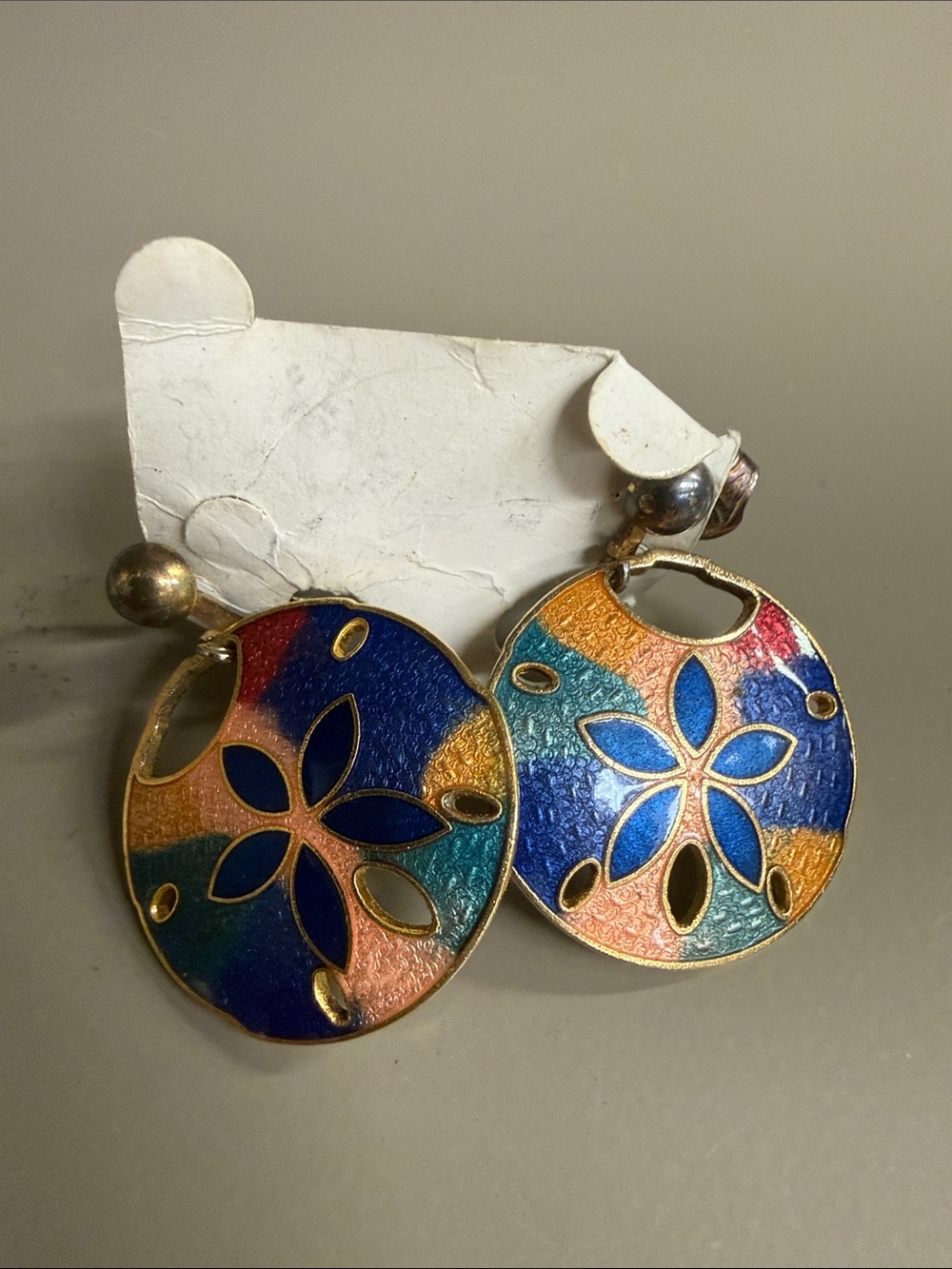 Vintage Stunning Gold Tone Enamel Sand Dollar Clip on Earrings